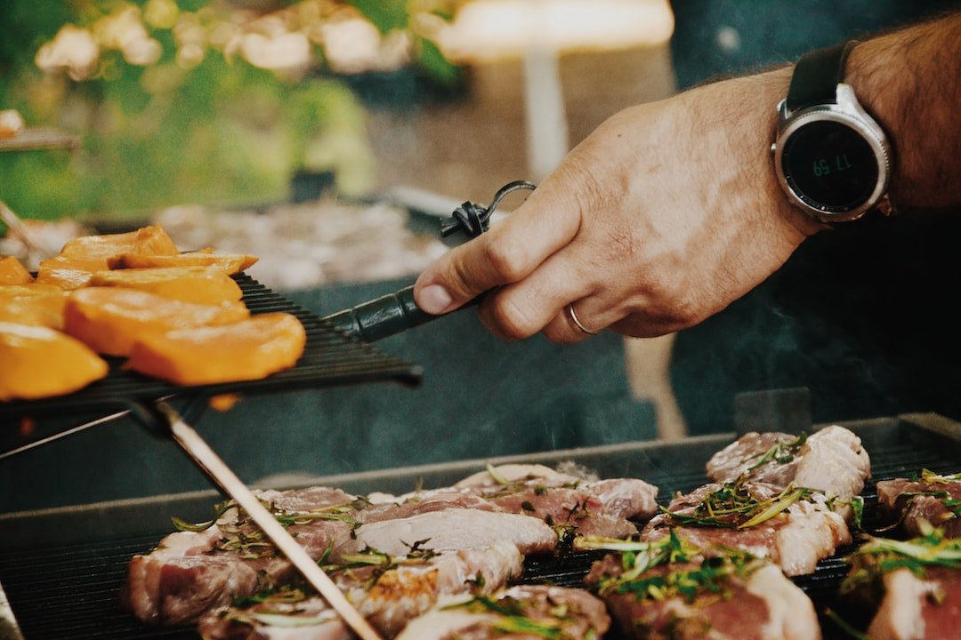 Exploring the World of Meat Slicers and Carving Knives: The Perfect Tools for Meat Lovers